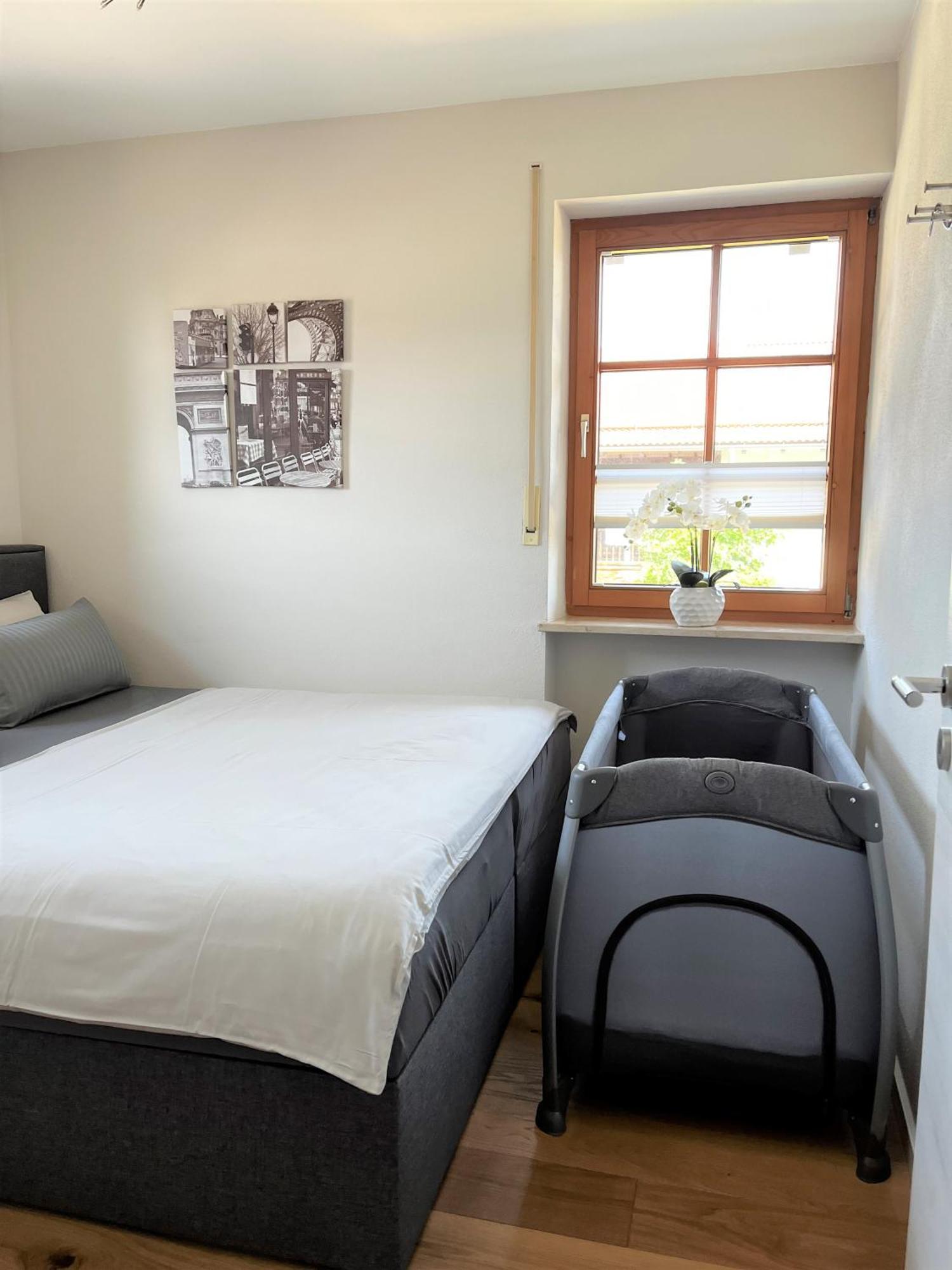 Apartment Wohlfuehlplatzl - Urgemuetlich & Ruhig Vogtareuth Eksteriør bilde