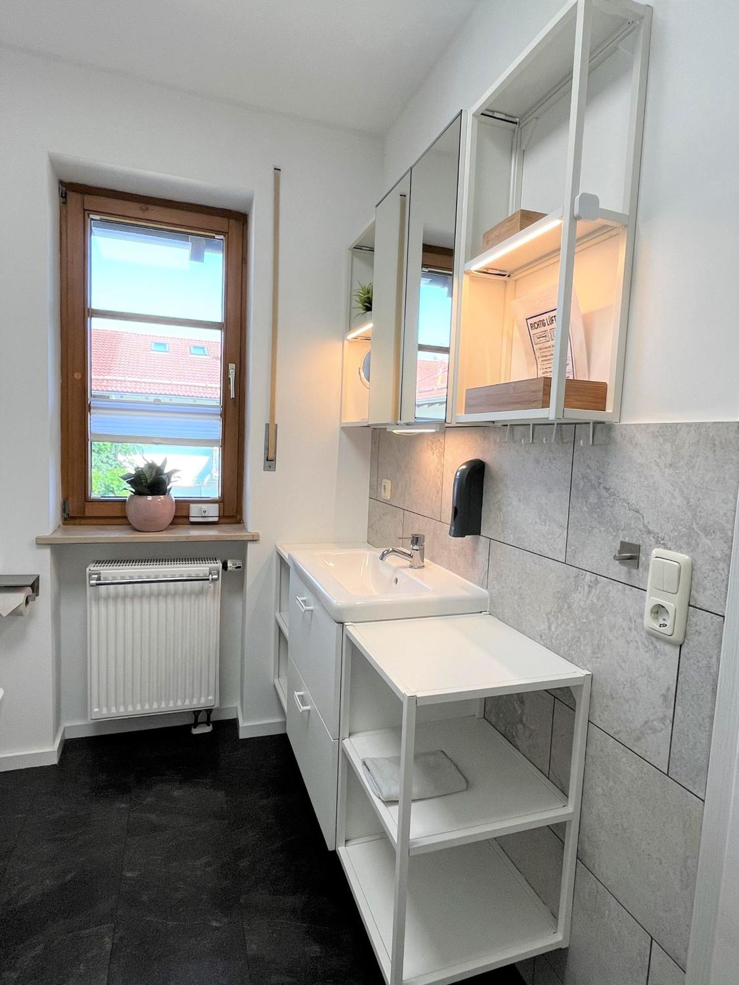 Apartment Wohlfuehlplatzl - Urgemuetlich & Ruhig Vogtareuth Eksteriør bilde